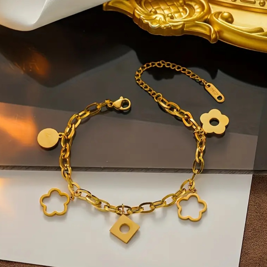 Elegant 18k Gold-Plated Floral Charm Bracelet - New